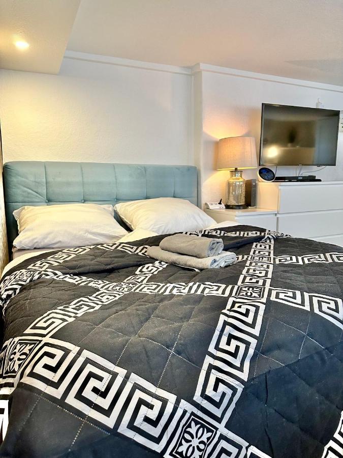 1ZKB Apartment im Souterrain, zentral nähe Pferdemarkt, Ideal für Städtetrips, Paare und Business in OL Oldenburg Exterior foto